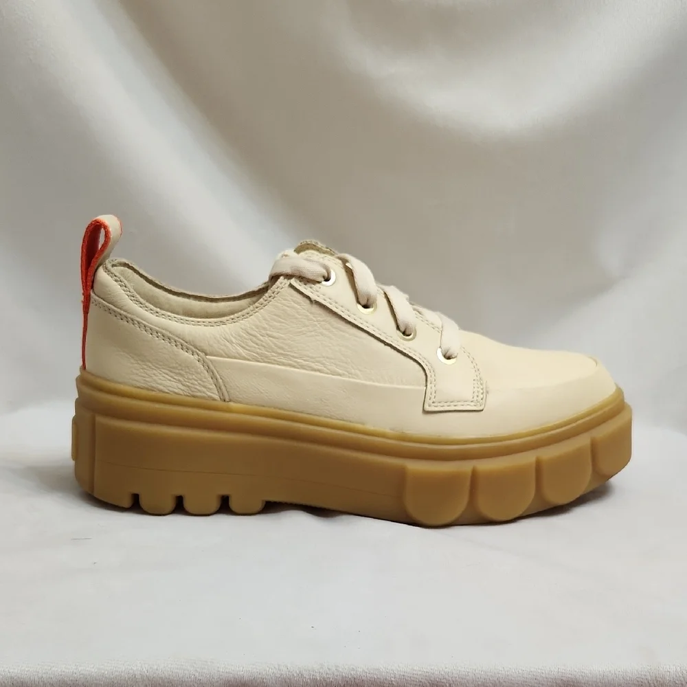 lace up
